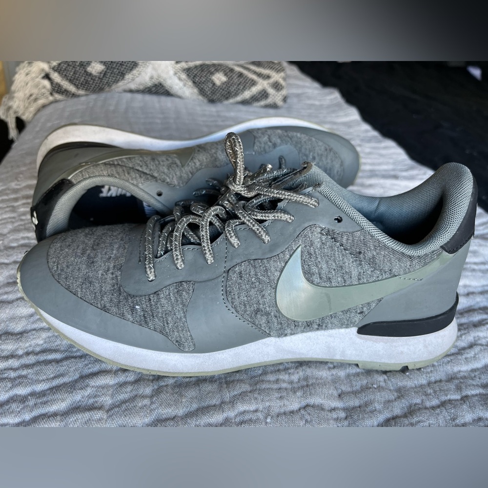 Nike Internationalist X Grey Fleece (6.5 w)